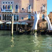 Biennale Venedig 2017 - Lorenzo Quinn, Support Biennale Venedig 2017